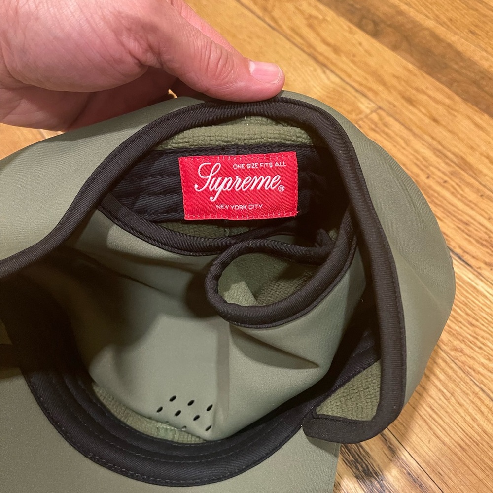 Supreme hat - Picture 2 of 4